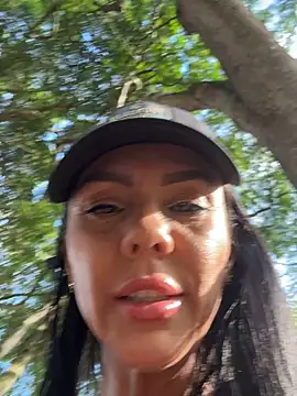 SofiParma online show from April 16, 9:39 pm