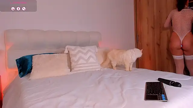 abigail 01 online show from April 6, 4:46 am