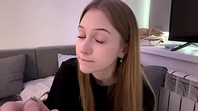 KatrineDrea online show from April 18, 3:36 pm