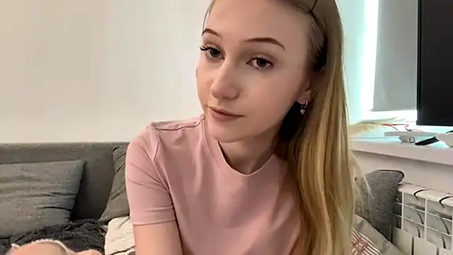 KatrineDrea online show from April 17, 3:03 pm