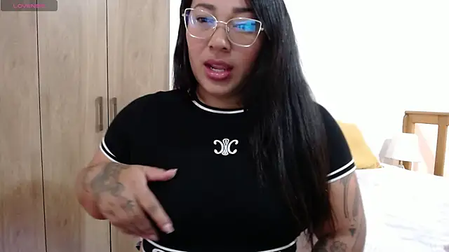 cataleyarosellee online show from April 4, 6:40 pm