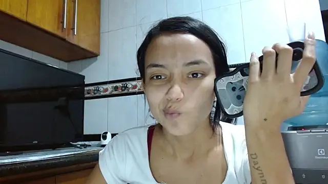 Emily Gross online show from April 16, 2:39 pm