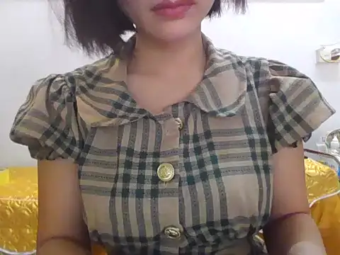 Lyna 2k online show from April 9, 8:42 am