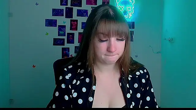 Tiffani Angel online show from April 22, 5:37 am