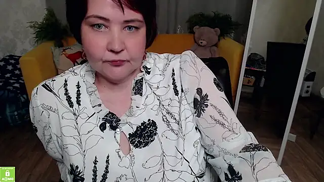 QUEEN02030 online show from May 31, 12:33 pm