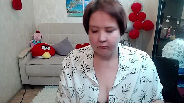 QUEEN02030 online show from April 13, 9:32 am