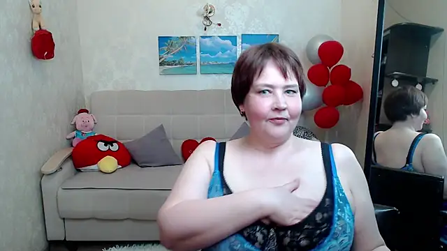 QUEEN02030 online show from April 15, 9:54 am