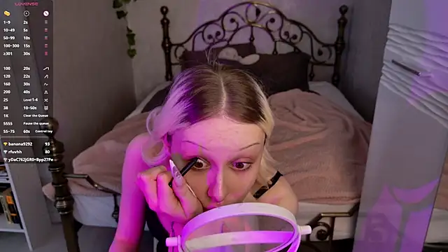 ghost girly online show from April 17, 8:05 am