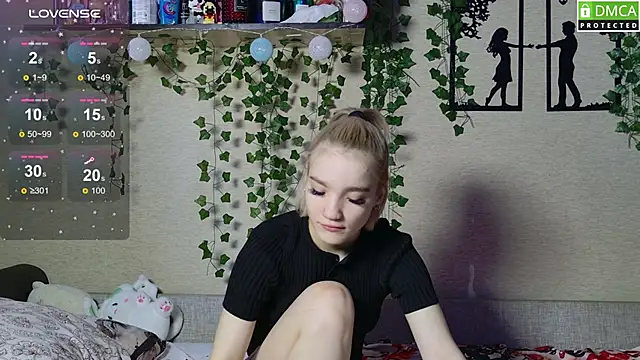 Girl Meow18 online show from June 5, 12:58 am