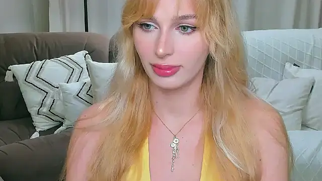 blonde  flirt online show from April 19, 8:33 pm