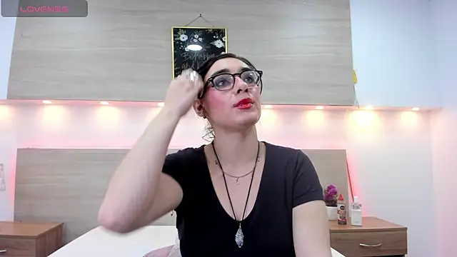 Ellaa honey online show from April 15, 7:58 pm