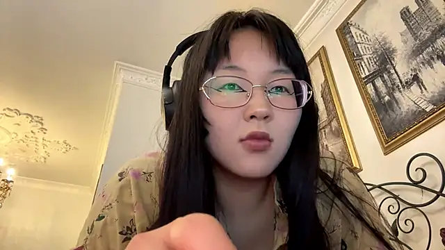 Feylinmay online show from May 2, 12:08 pm