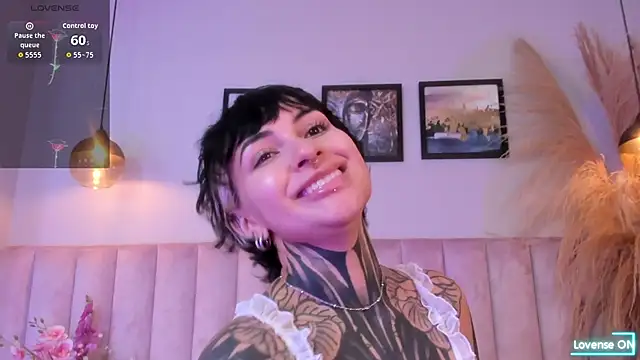 Luana fiore online show from April 11, 12:20 pm