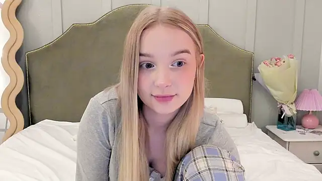 -mimi-mia- online show from April 24, 8:55 pm