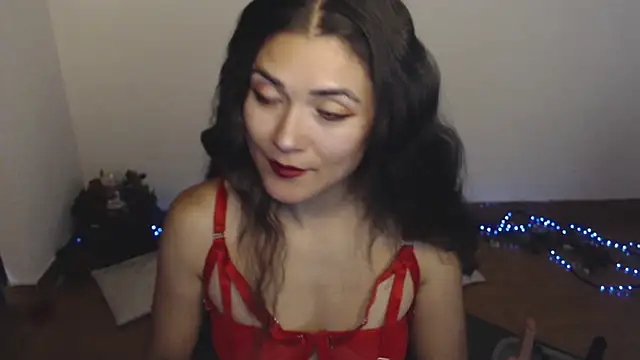 FreyaRouge online show from June 11, 8:05 pm