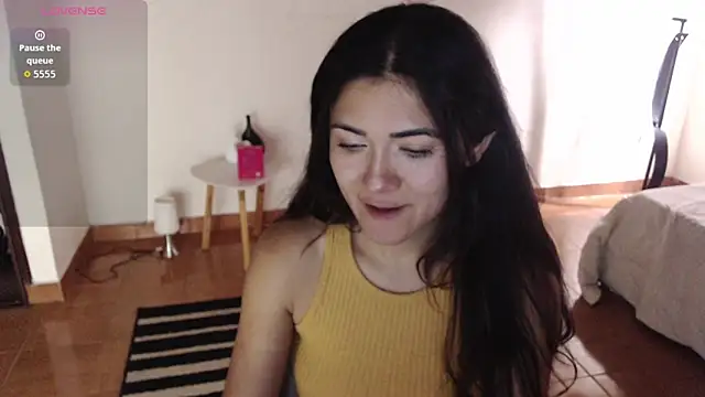 FreyaRouge online show from April 9, 2:44 pm