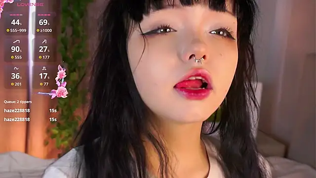 CandiceDossantos online show from April 18, 8:39 am