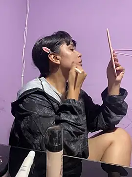 SamanthaColen  online show from April 2, 3:15 am