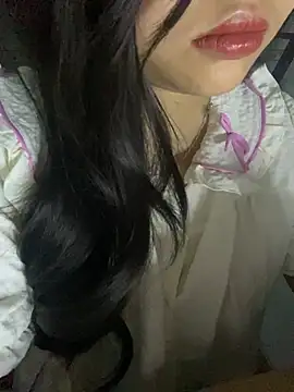 Rosecute11 online show from April 10, 3:07 pm