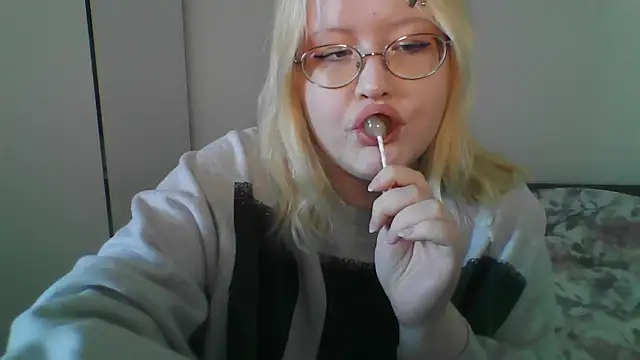 Elayne Sweet online show from April 18, 8:06 am