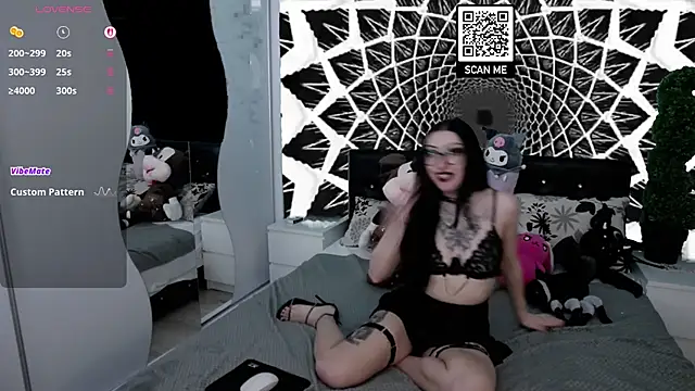 Lilithcaine online show from April 18, 9:37 pm