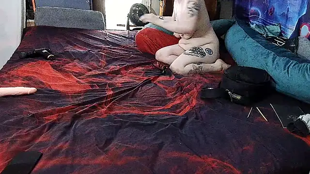 pollypainprincess online show from April 20, 2:20 pm