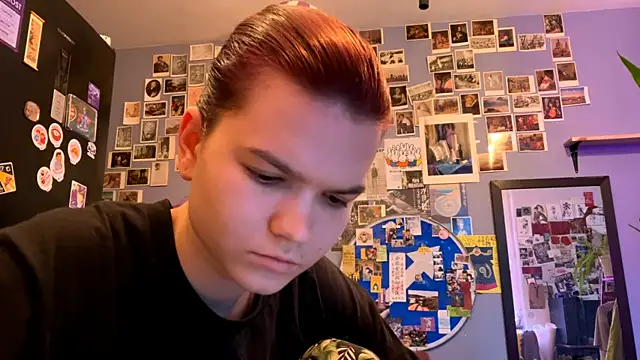 DarylLarrow online show from April 16, 4:46 am