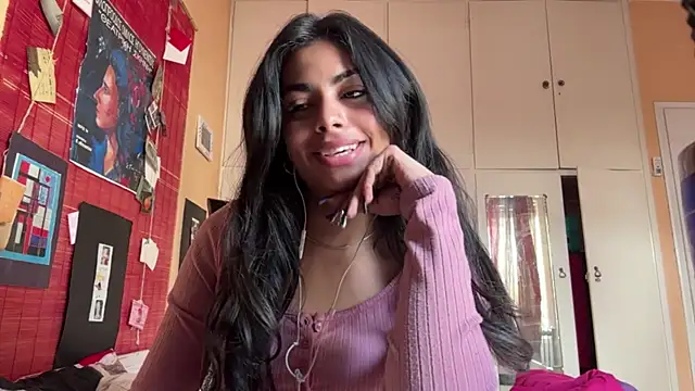 JenniRoutt online show from April 15, 12:49 pm