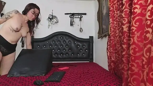 Belinda Hedone online show from April 13, 7:03 pm