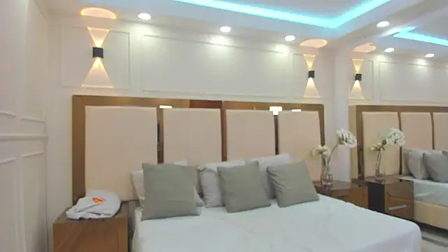 Isabelagomez2 online show from April 15, 10:43 pm