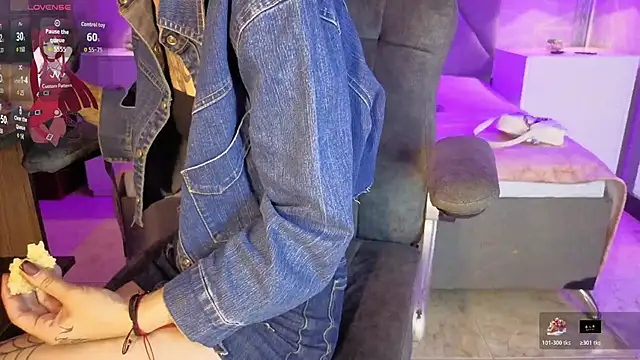 lhiamfitt10 online show from April 10, 2:45 pm