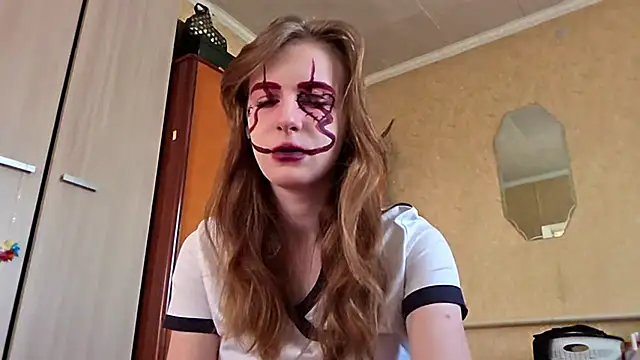 DonnaKuc online show from April 7, 6:15 am