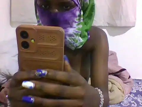 Thandiwe2003 online show from April 10, 12:00 pm