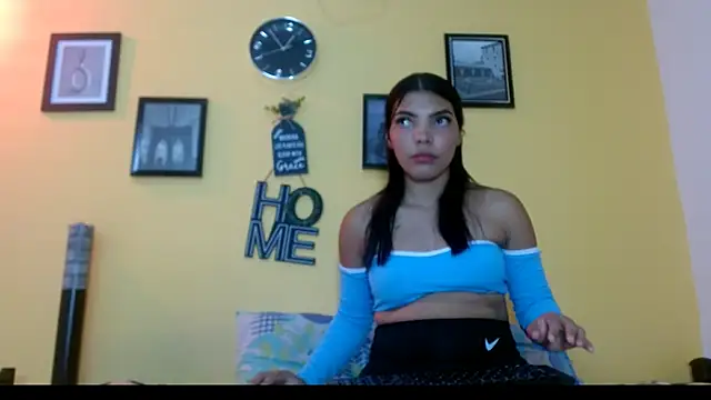 18dulcegatita online show from April 11, 7:28 pm