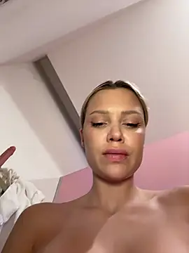 Girl-Mia online show from June 3, 5:08 am