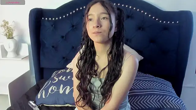 Honney Bunny18 online show from April 11, 4:10 pm