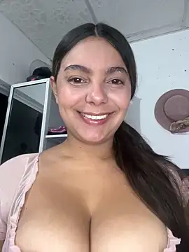 SOFIA BRIZZ online show from April 21, 7:15 am