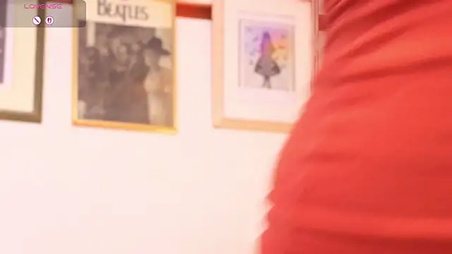 Alisse Storm online show from April 16, 1:00 pm