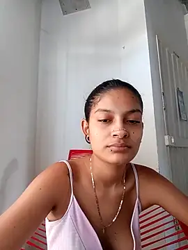 Lyra Siren online show from April 18, 7:07 pm