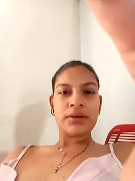 Lyra Siren online show from April 17, 2:41 pm