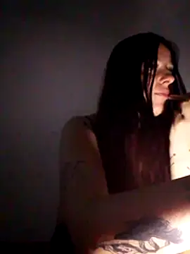 EmmaWillow online show from April 18, 7:18 pm