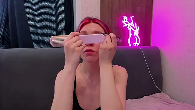 Marie Reyess online show from April 19, 5:29 am