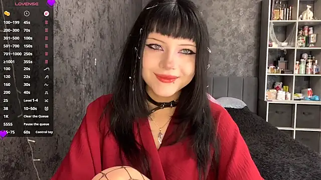 EmilyEmbears online show from June 2, 7:31 am