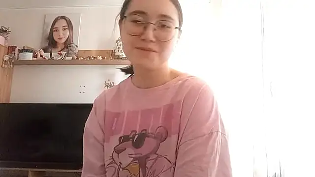 LezlieEllegood online show from April 16, 4:24 am