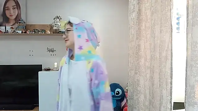 LezlieEllegood online show from April 12, 2:09 pm