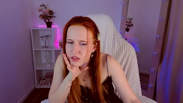 EvaBellea online show from April 15, 1:44 pm