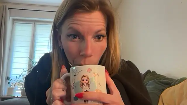 nursenextdoor901 online show from April 17, 5:42 am