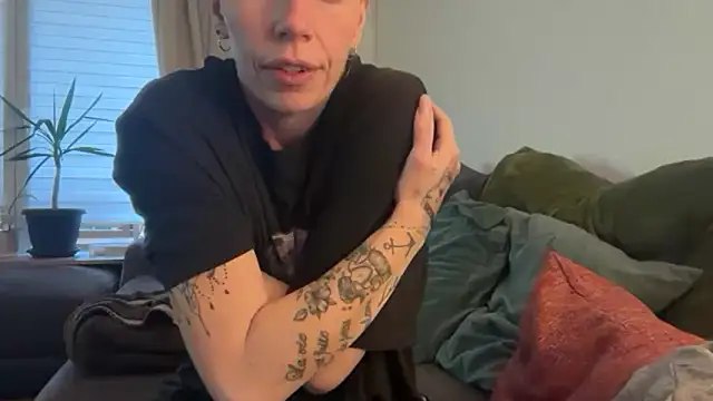 nursenextdoor901 online show from April 14, 5:51 am