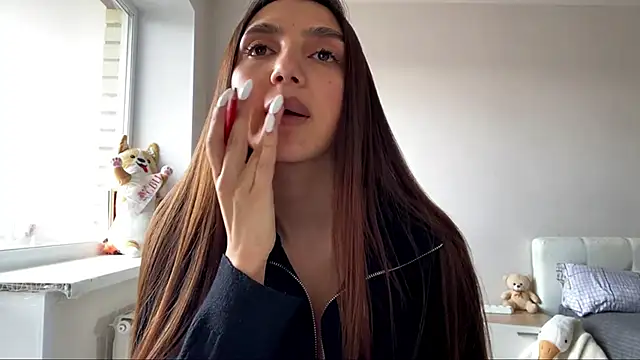 AlvinaMair online show from April 18, 11:02 am