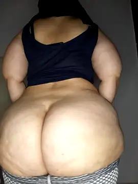 Sexy yassimna online show from April 14, 3:45 pm